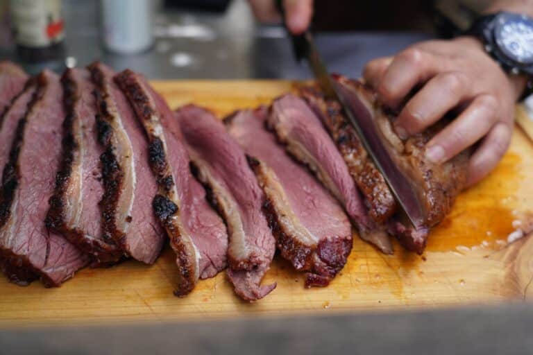 Slicing smoked brisket